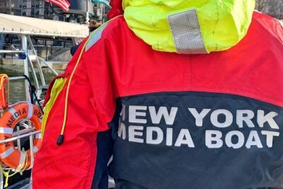 Manhattan Adventure Sightseeing Boat Tour - from Chelsea Piers - The 12-person vibe: fast, friendly, and photo-friendly