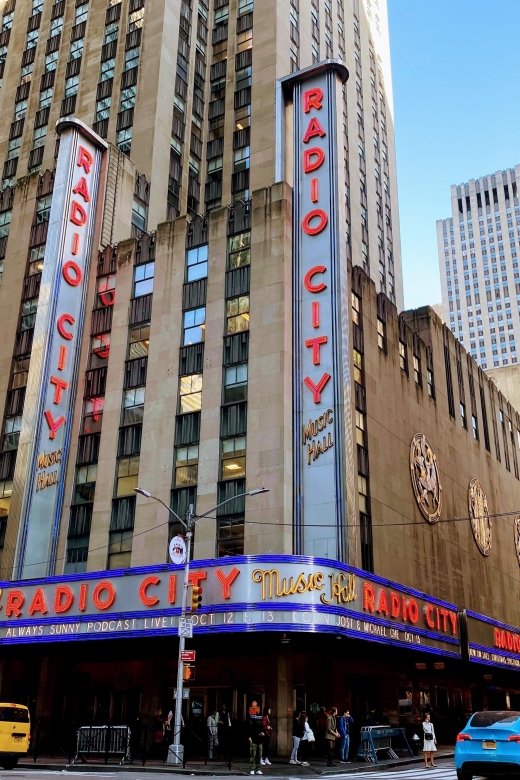 Manhattan; Midtown Wonders - a tour in the heart of NYC - Bryant Park pause: the calm pocket you’ll notice immediately