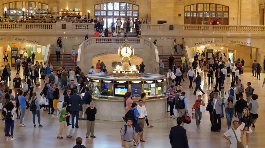 Midtown- Must See Manhattan Highlights - Fifth Avenue and the mansion-era vibe: what you’re really seeing