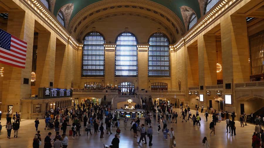 Midtown- Must See Manhattan Highlights - Rockefeller Center and Radio City: big-stage Midtown in real life