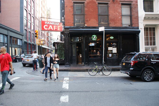 Mini Private Secondhand Shopping Tour in NYC - includes up to 8 - The take-home value: your digital map and sample sales