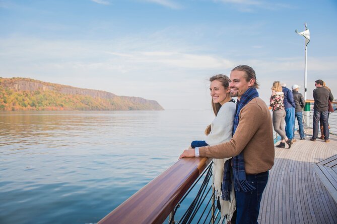 New York Afternoon Fall Foliage Cruise with Lunch - Cruise north past the Upper West Side: when fall colors show up best