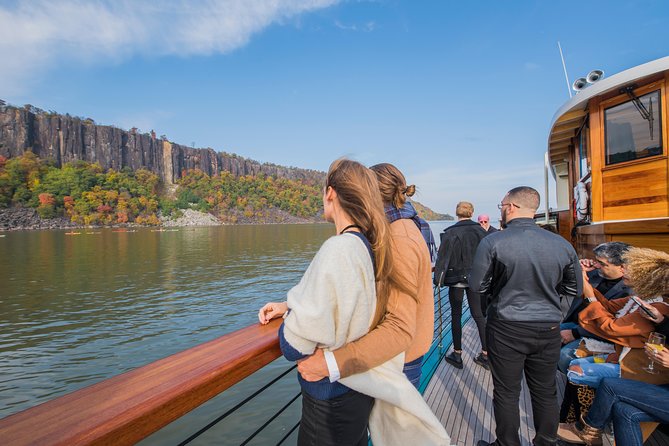 New York Afternoon Fall Foliage Cruise with Lunch - The George Washington Bridge up-close—and the Little Red Lighthouse stop