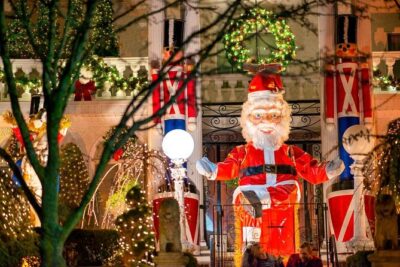 New York Christmas Lights and Dyker Heights Tour - Why Dyker Heights Lights Feel Like a Real New York Tradition