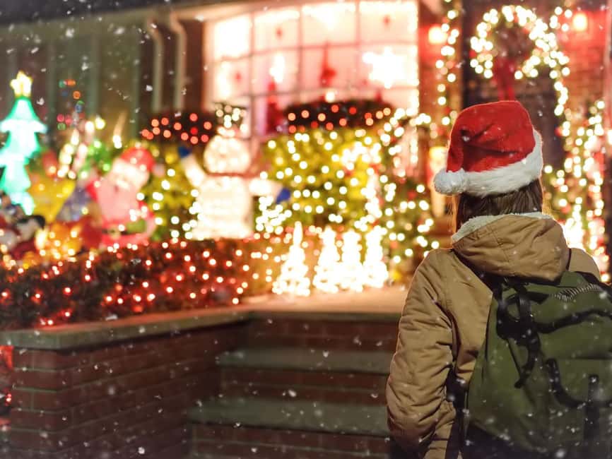 New York Christmas Lights Tour by BUS - Christmas lights on a 52-seat bus: what this tour really delivers