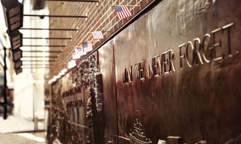 New York City: 9/11 Memorial and Ground Zero Private Tour - St. Paul’s Chapel: the block-away survivor story
