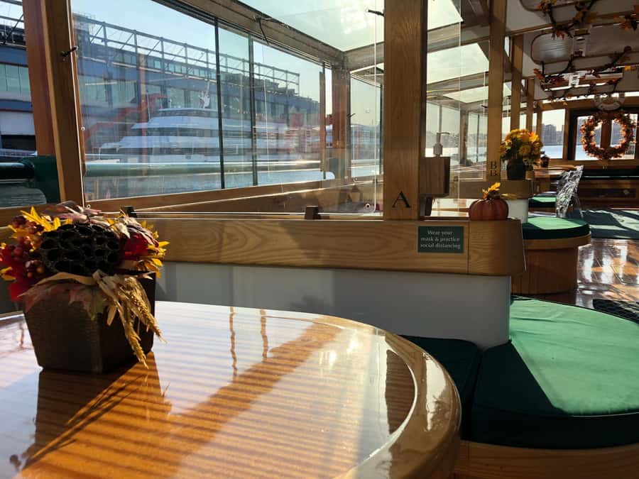 New York City: Afternoon Fall Foliage Lunch Cruise - How the cruise runs: small group feel and relaxed service