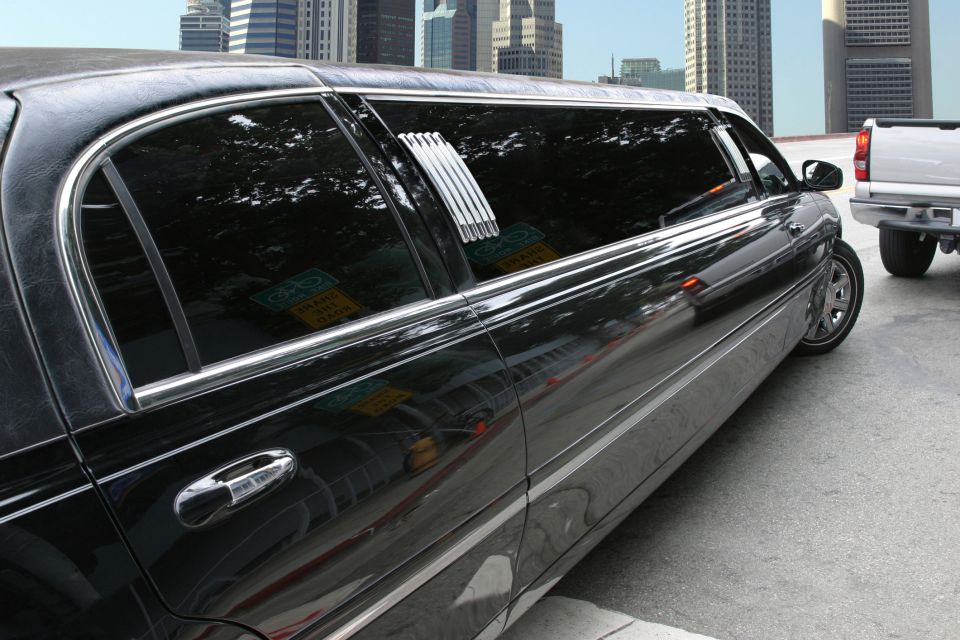 New York City Airports Luxury Arrival or Departure Transfers - From Immigration to Pickup: How the Meet-and-Greet Works