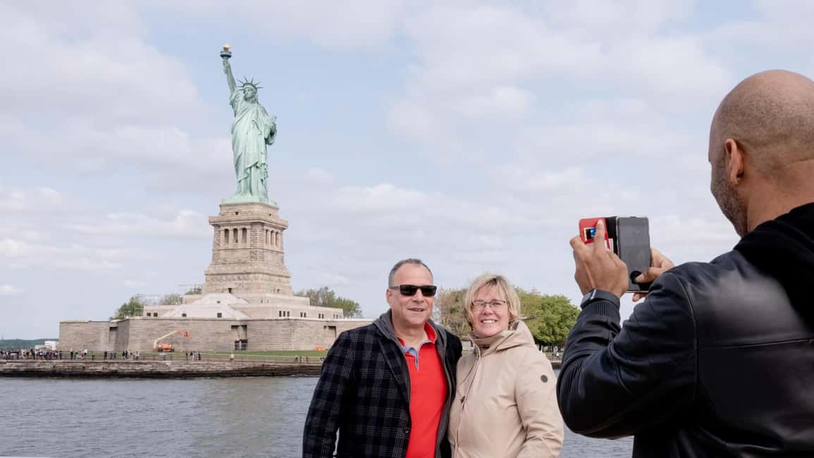 New York City: Attraction Pass with Must See Sights - Central Park by bike and the Brooklyn switch-up