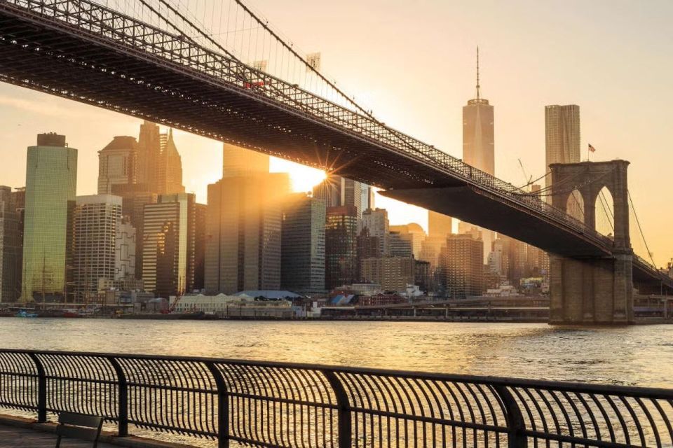 New York City: Brooklyn Bridge and Dumbo Walking Tour - Manhattan to Brooklyn: The Moment the Waterfront Feels Different