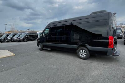 New York City bus and boat tour - The bus experience: comfort, small-group size, and a real guide