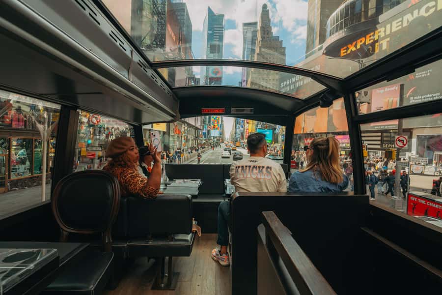 New York City: Bustronome Gourmet Lunch Tour on a Luxury Bus - The Guided App (QR Code): Learning Without the Lecture