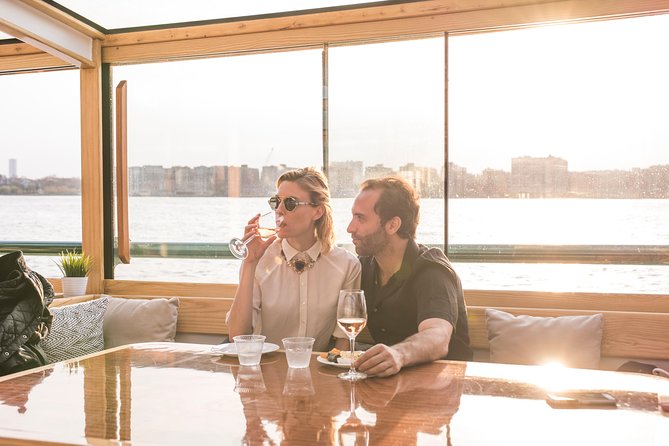 New York City: Champagne, Cheese, Caviar & Sightseeing Cruise - Wine, Cheese, and Caviar: How to Get Value From the Flight