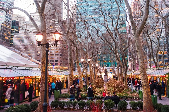 New York City Christmas Holiday Lights and Markets Walking Tour - Rockefeller Center: why the tour gives it “exterior” time