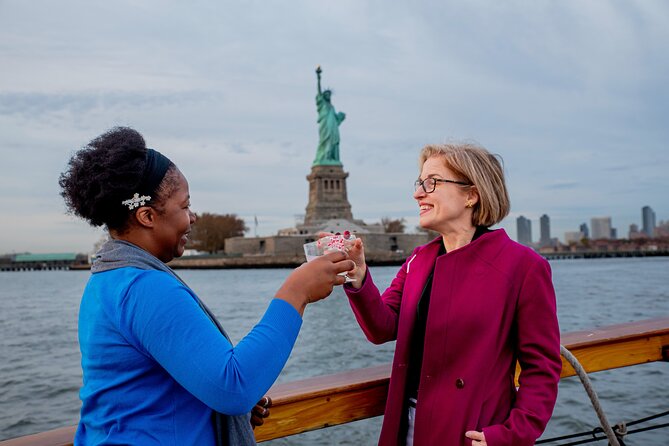 New York City Christmas Holiday Statue and Skyline Cocoa Cruise - Who This Cruise Is Best For (and Who Should Skip It)