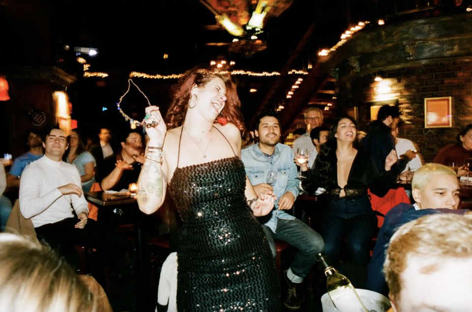 New York City: Dueling Pianos Show - What It Costs Really Means: The $36 Ticket Plus the Night-Out Add-Ons