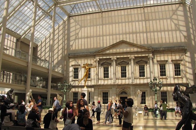 New York City Fortune Tour 1-Day Sightseeing Adventure - The Wall Street core: Trinity, Federal Hall, the Fed, and the exchange feeling