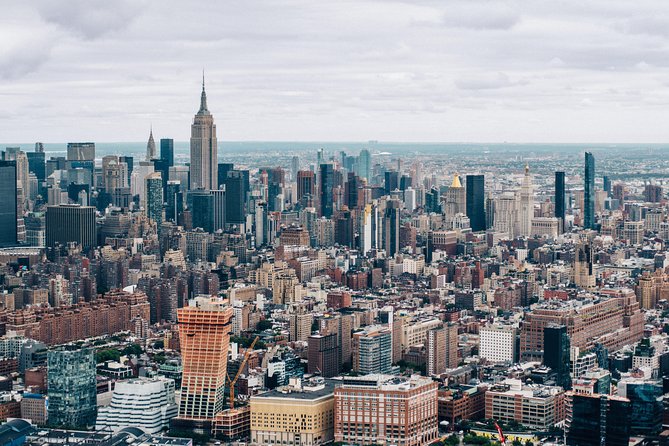New York City Grand Island Helicopter Tour - Getting photos: phone in a locker, camera ready on board