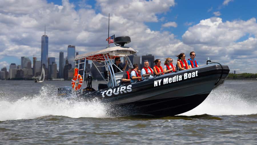 New York City: Harbor Speedboat Tour - North Cove Marina gear-up: where the harbor adventure starts