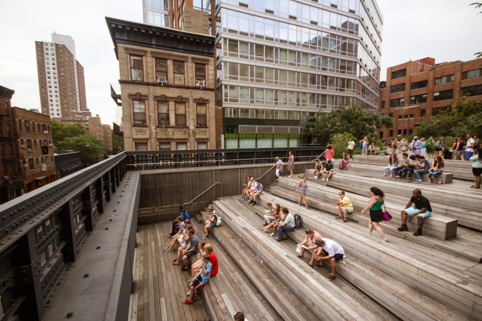New York City: High Line and Greenwich Village Combo Tour - Greenwich Village tastings: chocolates, jazz corners, and shop-hopping