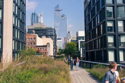 New York City: High Line Walking Tour - The High Line’s rail-to-park story: why the past still shows up