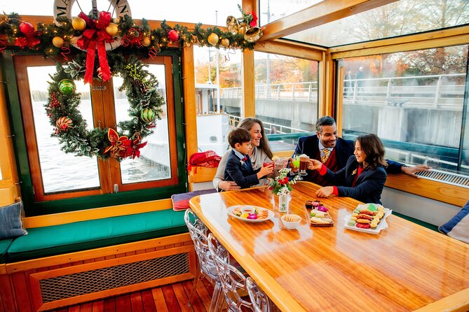 New York City Holiday Brunch Cruise on Classic Boat - The 3-Course Prix Fixe Brunch (and What That Really Means)