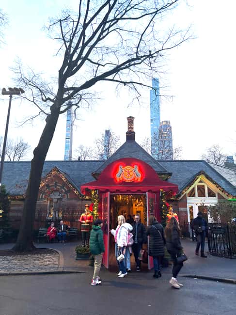 New York City: Horse Carriage Ride through Central Park - The guide, blankets, and time window: staying comfortable without slowing down