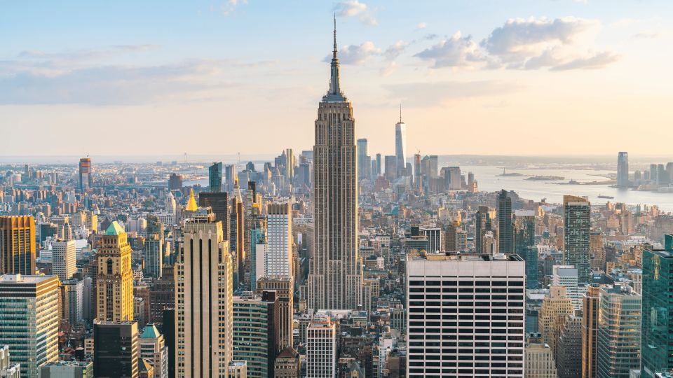 New York City: Luggage Storage - Drop-off and pick-up timing: what “anytime” really means