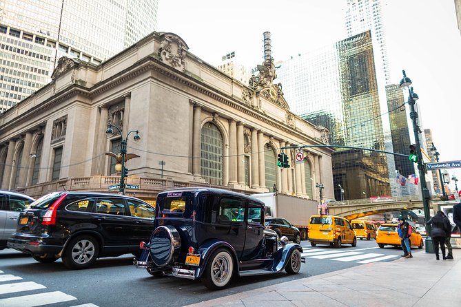 New York City Midtown and Downtown Private Vintage Car Tour - Over to the water: Brooklyn Bridge and the Seaport feel like another era