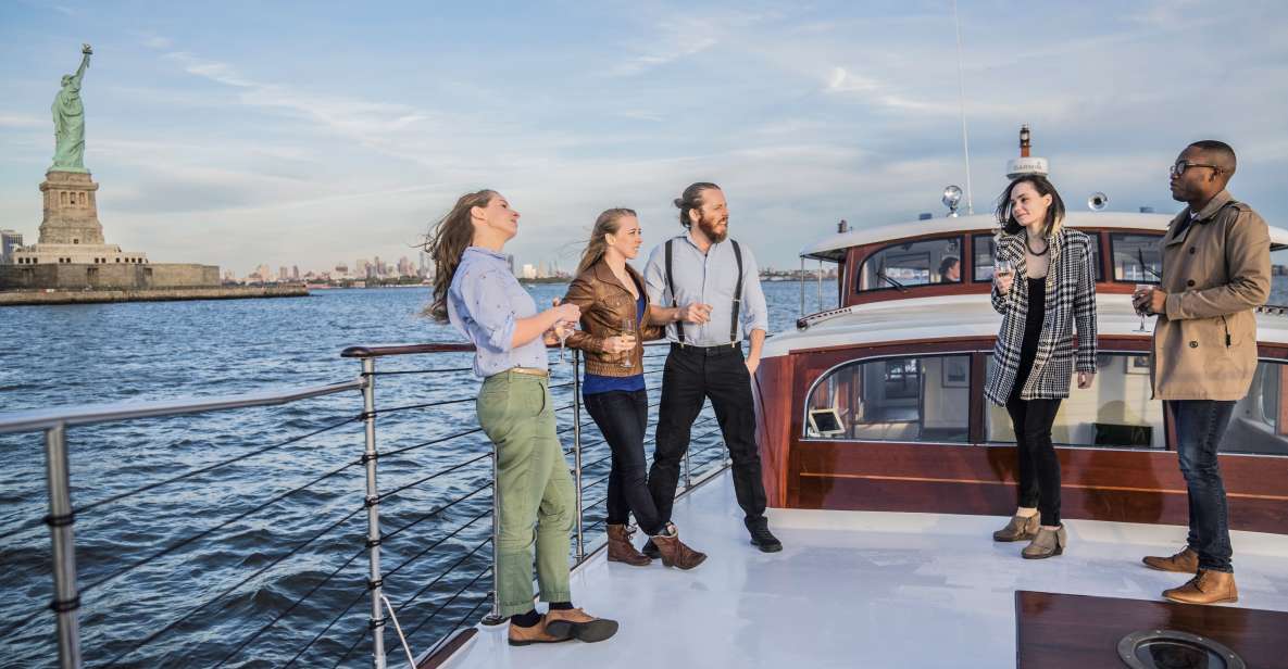 New York City: Mini Yacht Boat Ride with Sightseeing - Key things that make this mini yacht ride worth your time