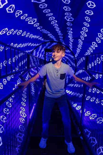 New York City: Museum of Illusions Entry Ticket - Holograms and visual installations: what to watch for