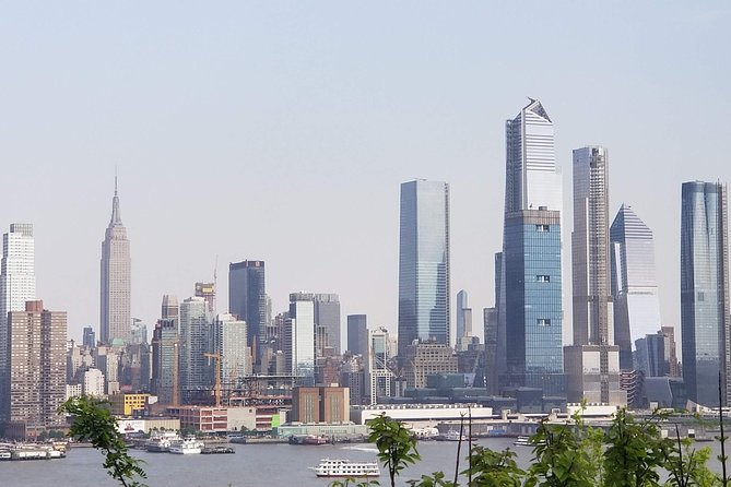 New York City Panoramic Skyline Tour - From Fashion Avenue to Greenwich Village: getting your bearings fast