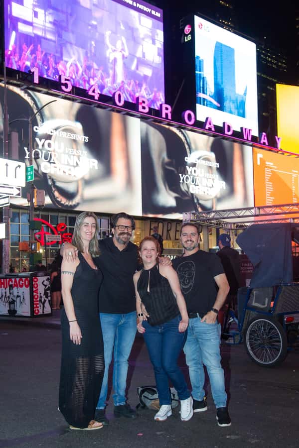 New York City: Photoshoot - Times Square - Practical Tips for Getting Your Best Times Square and Rockefeller Photos