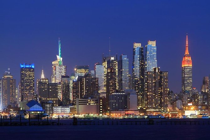 New York City Private Night Tour with Driver-Guide - First stop: Brooklyn Bridge at nightfall and why that opening matters