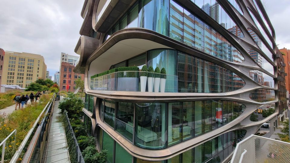New York City: Secrets Of High Line Park Walking Tour - Why this walk beats a solo High Line stroll