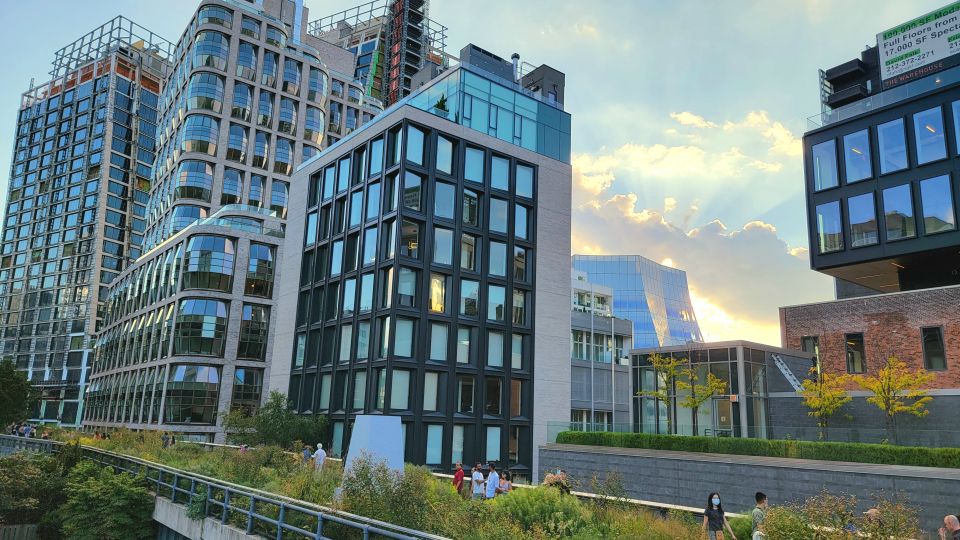 New York City: Secrets Of High Line Park Walking Tour - Chelsea Market: Nabisco, the Oreo origin, and why it’s more than food