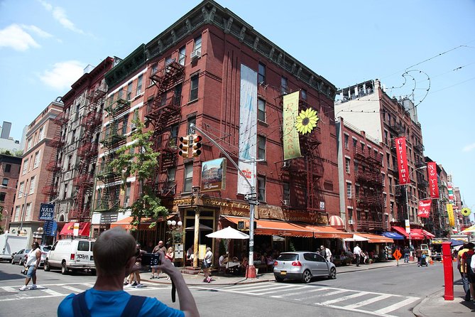New York City Sightseeing Tour by Coach - Flatiron Building and Madison Square Park: the perfect “first skyline” stop