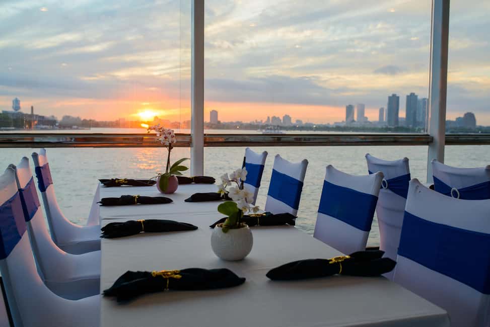 New York City: Signature Dinner Cruise on the Eternity - Guaranteed Window-Side Dining: How to Get the Best View