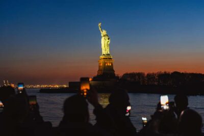 New York City: Sip 'N Groove Evening Cruise with Live DJ - The 150+ Landmark Route: What You’ll See and Why It’s Worth Paying For
