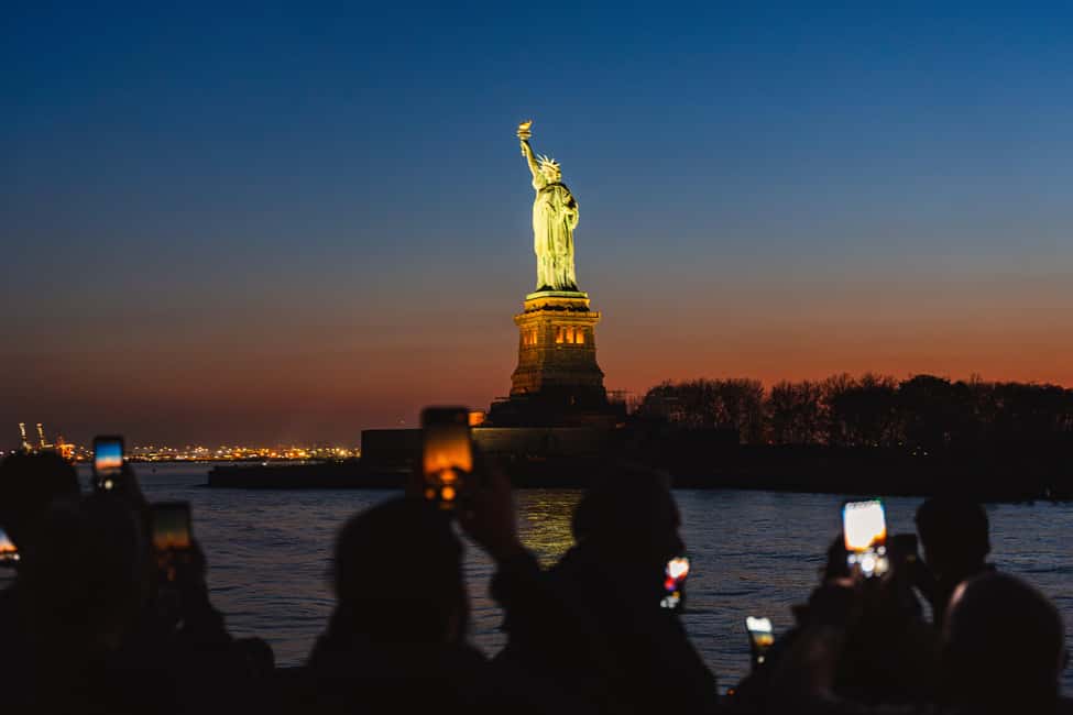New York City: Sip 'N Groove Evening Cruise with Live DJ - The 150+ Landmark Route: What You’ll See and Why It’s Worth Paying For