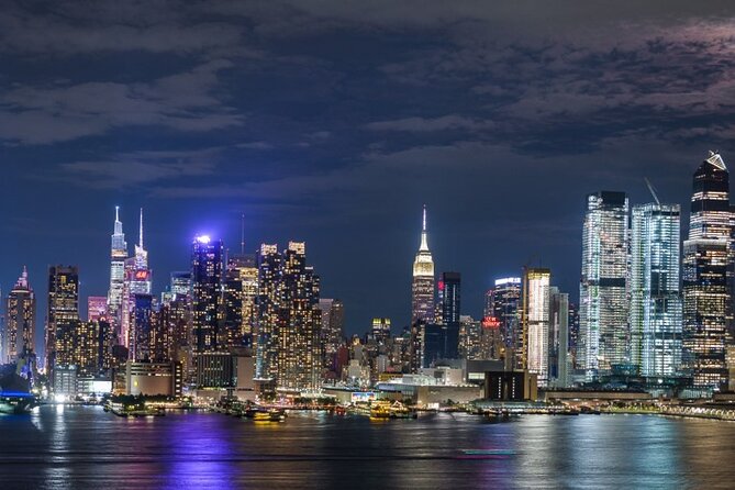 New York City Skyline at Night Guided Tour - Meeting points in Manhattan and the comfort of the ride
