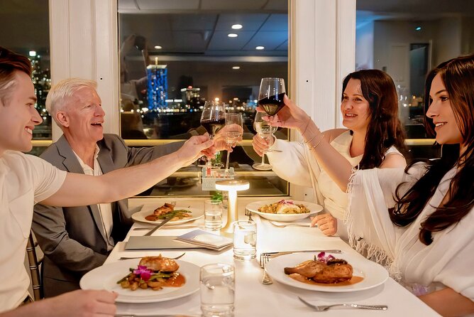 New York City Skyline Dinner Cruise - Music, Host Commentary, and the Narration Question