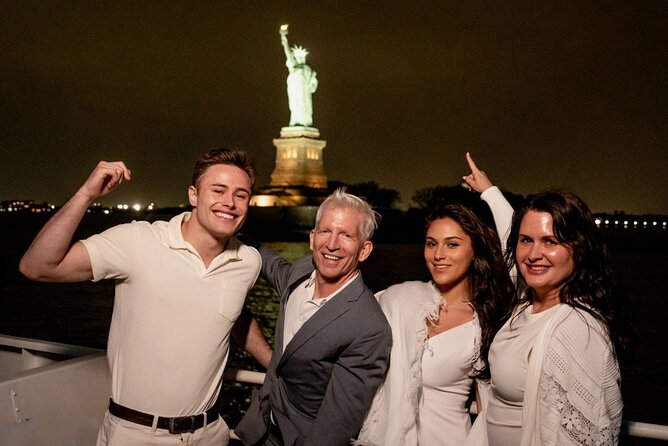 New York City Skyline Dinner Cruise - Dinner Service: Buffet Setup and What to Expect