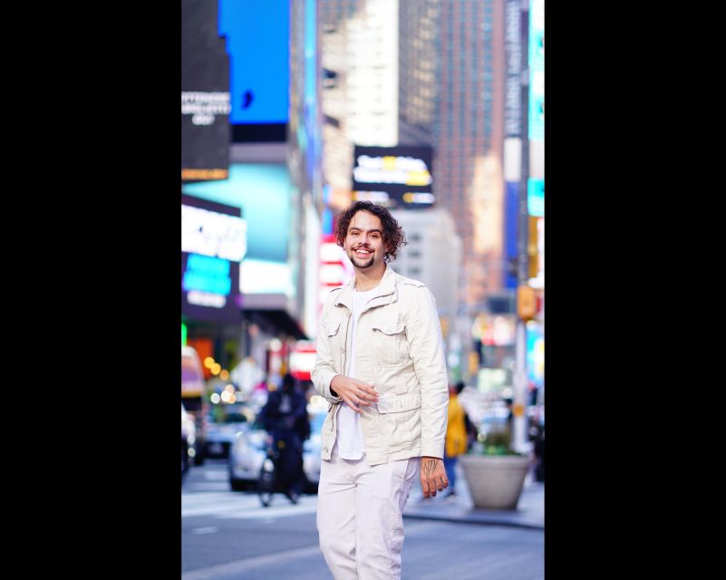 New York City: Solo or Couples Photoshoot in Times Square! - Custom route options: from Midtown into Central Park, DUMBO, or the Brooklyn Bridge