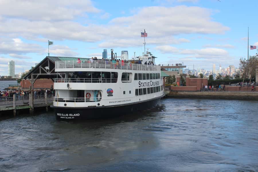 New York City: Statue of Liberty & Ellis Island Guided Tour - Who This Tour Is Perfect For (and Who Should Skip It)