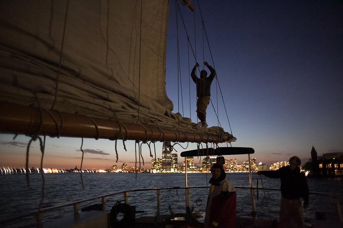 New York City Sunset Jazz Sail aboard Clipper City - Drinks, snacks, and comfort: what’s included versus what costs extra