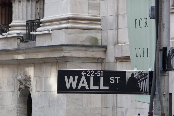 New York City Tour in German - Wall Street to Battery Park: history meets skyline drama