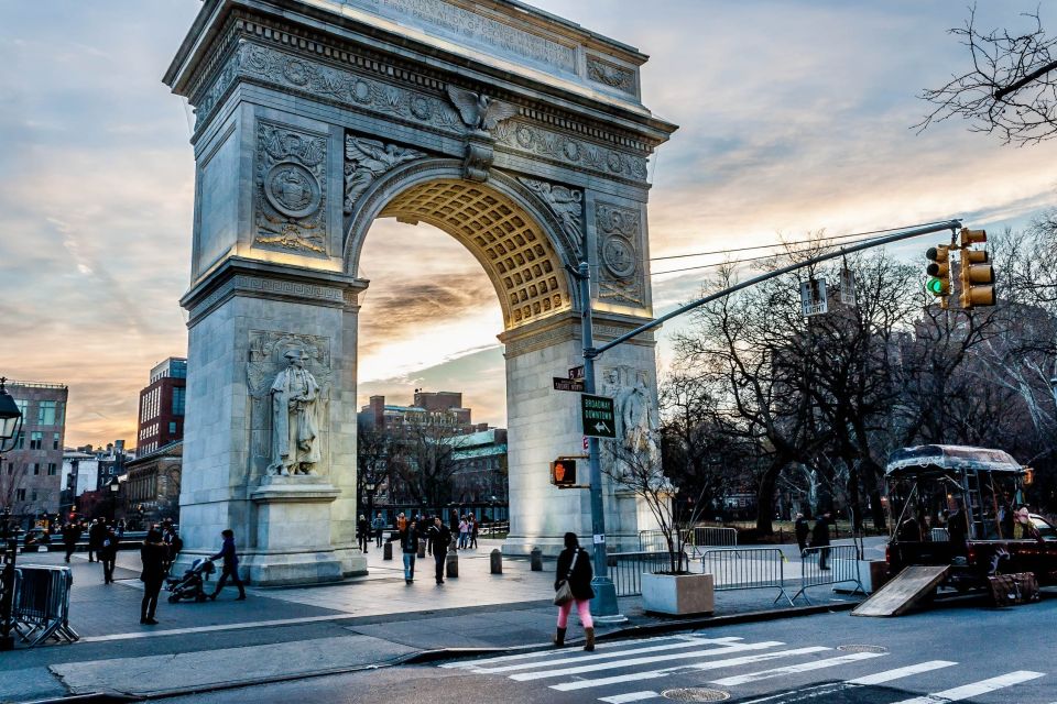 New York City: Via private SUV/VAN Highlights Tour. 13 max - The 5-hour Bonus: High Line, Little Island, Harlem, and TV Filming Spots