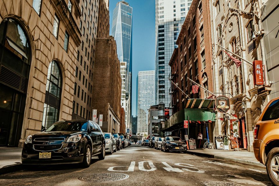 New York City: Via private SUV/VAN Highlights Tour. 13 max - Greenwich Village and the SoHo-to-Tribeca Arc: The Artsy-to-Storefront Mood Shift