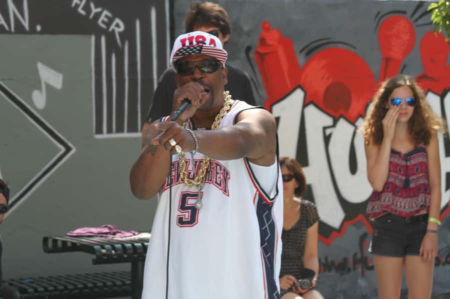New York City: Walk This Way Harlem Hip Hop Walking Tour - Apollo Theater and 125th Street: The Landmarks With Weight